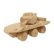 Maketa tank z masívneho buka
