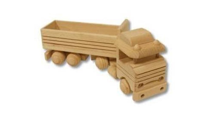 Maketa kamión z masívneho buka