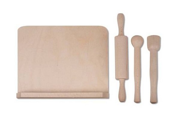 Kuchyňský vál s doplňky z borovicového dřeva 