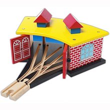 Dřevěné depo na 3 vagóny