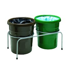 Kovový držák dvou košů